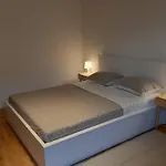 Apartment Lenka *